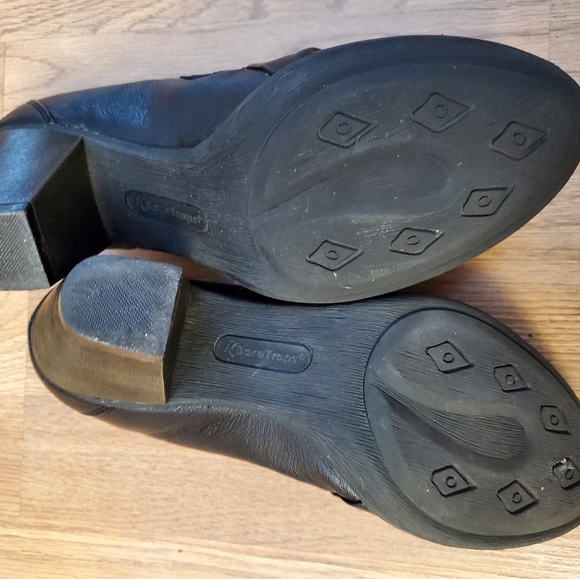 Shoes - Picture 4 of 4